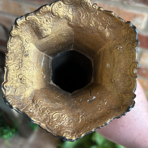 Antique silver plated Fluted Dutch Scene Vase with hexagon base - Picture 8 of 10